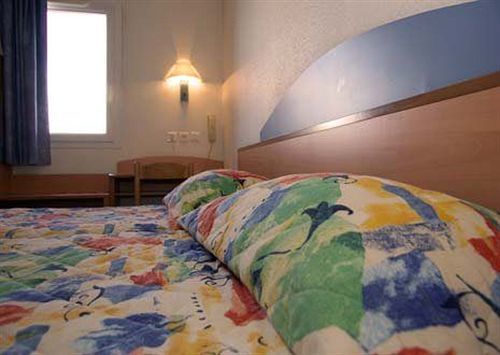Brit Hotel Essentiel Saint-Flour ภายนอก รูปภาพ